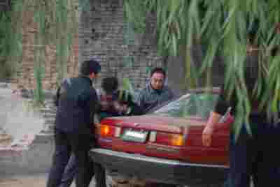 ���߱������