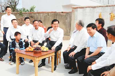 9��30�գ��й���������ǡ�������ϯ�������ί��ϯ�����ε�����ũ�忼�졣���Ǻ������ڳ����з�����С�ڴ������ѽ���Ժ����ͬ���������н�̸������ũ��ĸ﷢չ��ơ��»�����ߡ�������