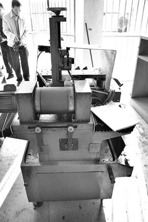 �ӳ����Ż���������ǹ֧�Ļ�е�������ձ����� �ؼ��� ͨѶԱ ��ΰ ��